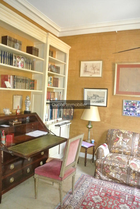 Maison - 221 m² - 8 pièces