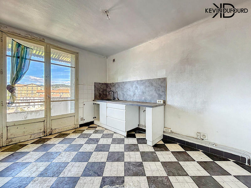 Appartement - 80 m² - 4 pièces