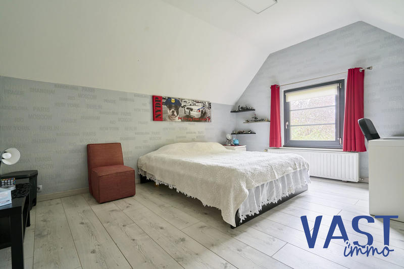 Maison - 217 m² - 6 pièces