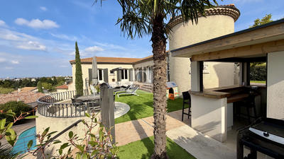 Maison - 284 m² - 8 pièces