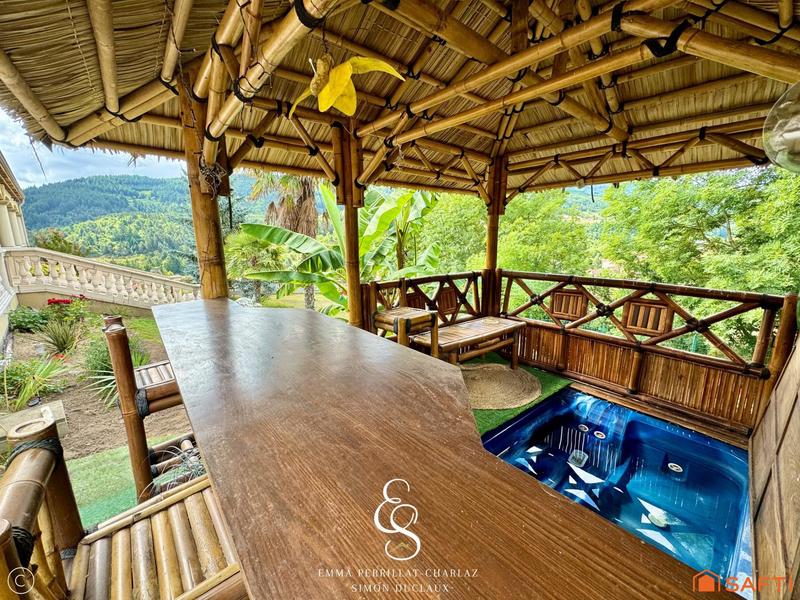 Villa - 200 m² - 7 pièces