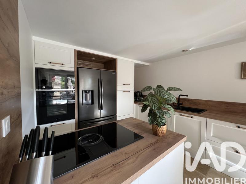 Maison - 335 m² - 12 pièces