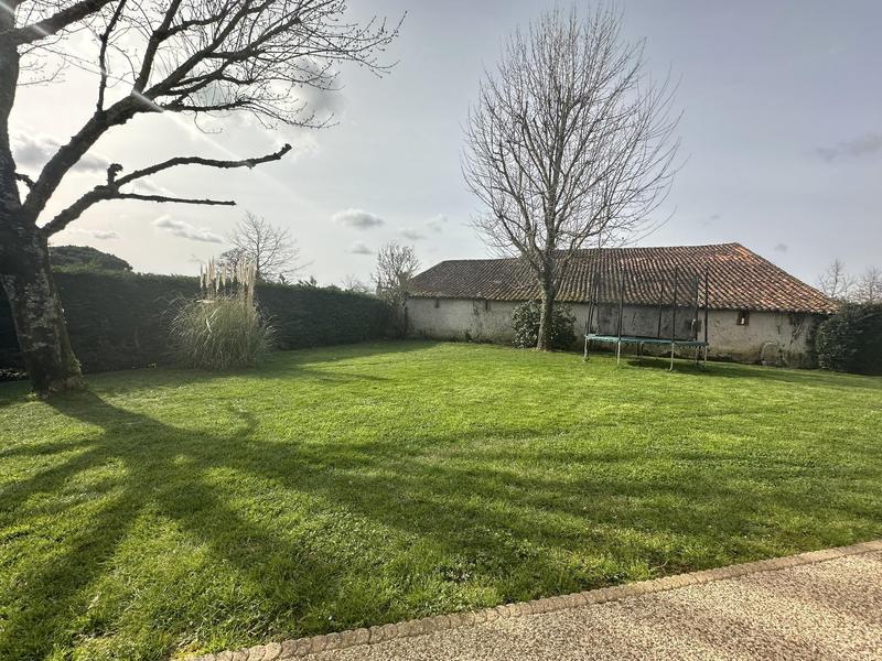 Maison - 212 m² - 8 pièces