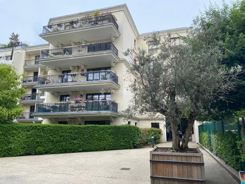 Appartement - 93 m² - 4 pièces