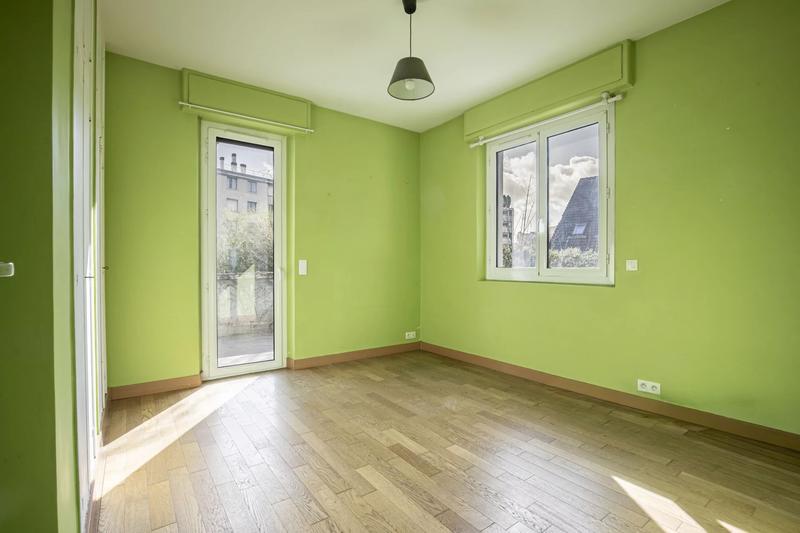 Maison - 212 m² - 7 pièces