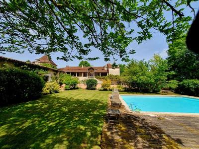 Maison - 500 m² - 16 pièces