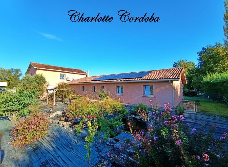 Maison - 253 m² - 9 pièces