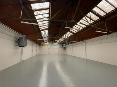 Local d'activités - 800 m²