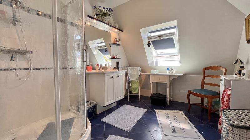 Maison - 230 m² - 6 pièces