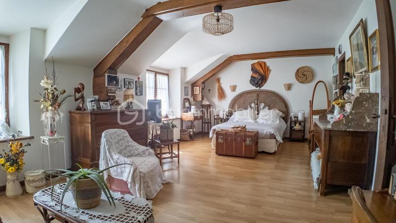 Propriété - 283 m² - 7 pièces