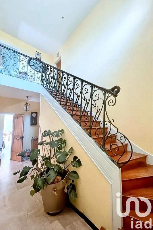 Maison - 257 m² - 12 pièces