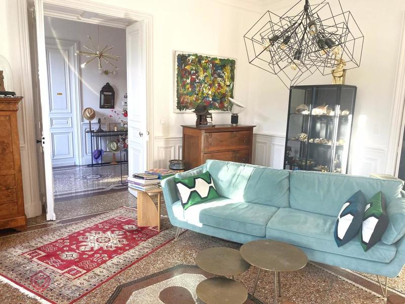 Maison de maîtres - 277 m² - 8 pièces