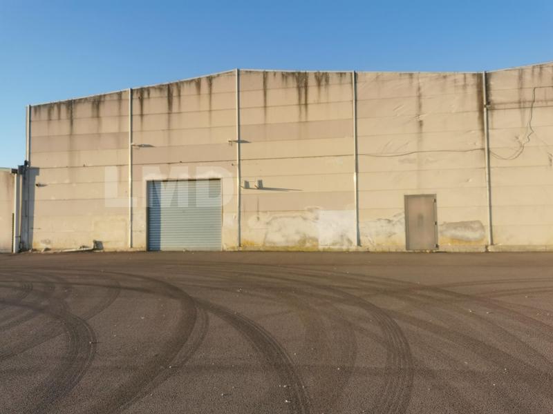Local d'activités - 1 600 m²