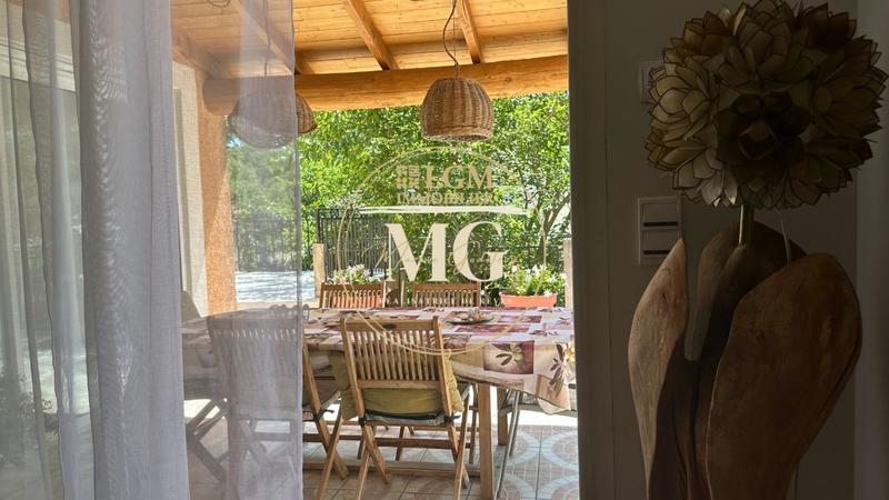 Maison - 184 m² - 5 pièces