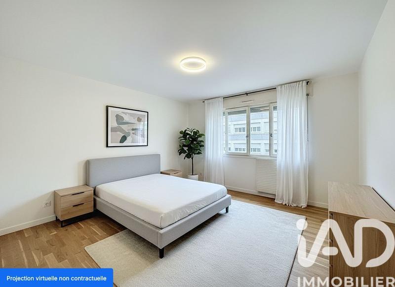 Appartement - 90 m² - 4 pièces