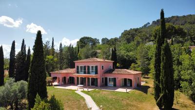 Propriété - 170 m² - 5 pièces