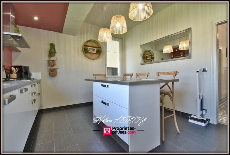 Demeure - 229 m² - 6 pièces