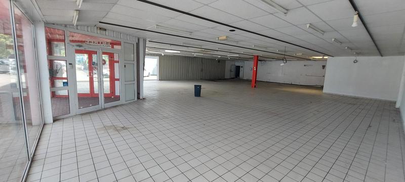Local commercial - 440 m² - 2 pièces