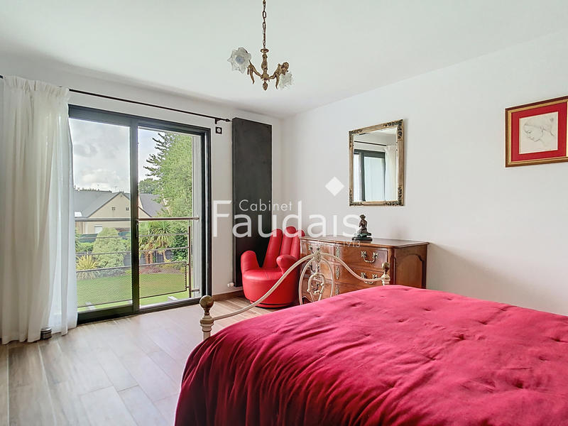 Maison - 205 m² - 7 pièces