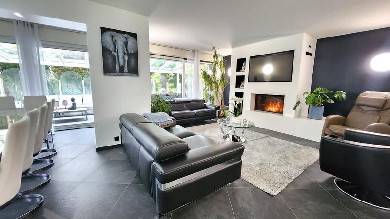 Villa - 297 m² - 6 pièces