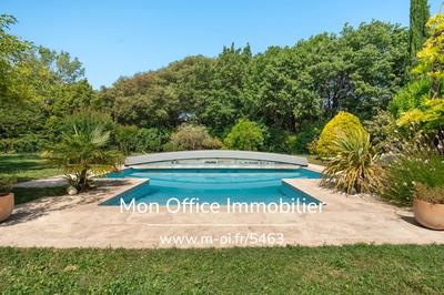 Maison - 230 m² - 7 pièces