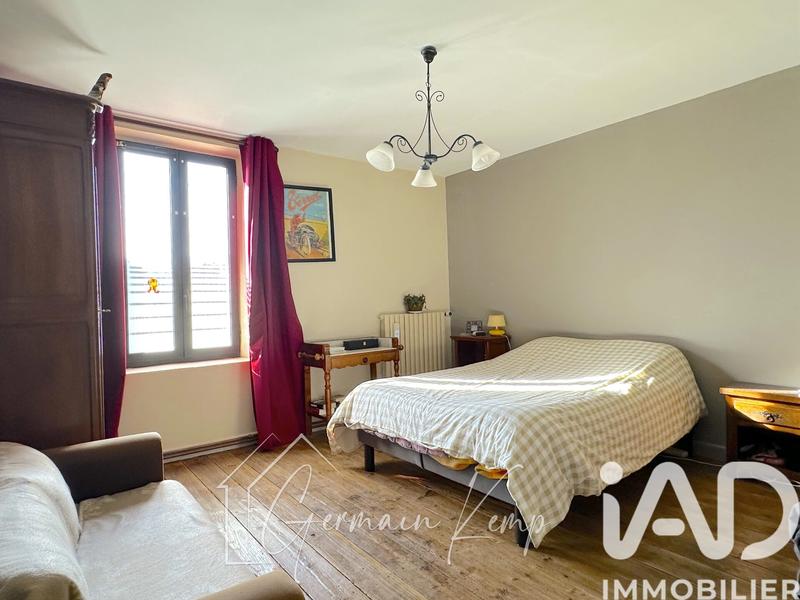 Maison - 214 m² - 7 pièces