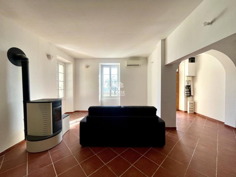 Maison de village - 240 m² - 10 pièces