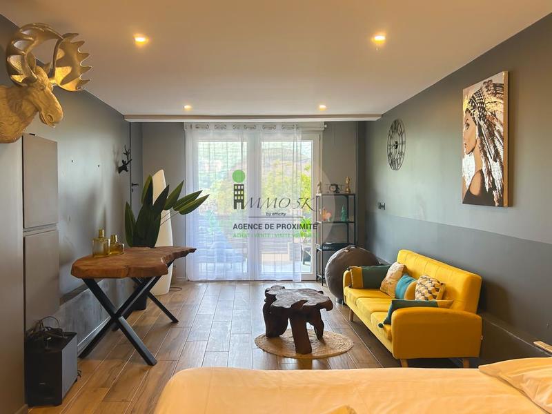 Maison - 211 m² - 8 pièces