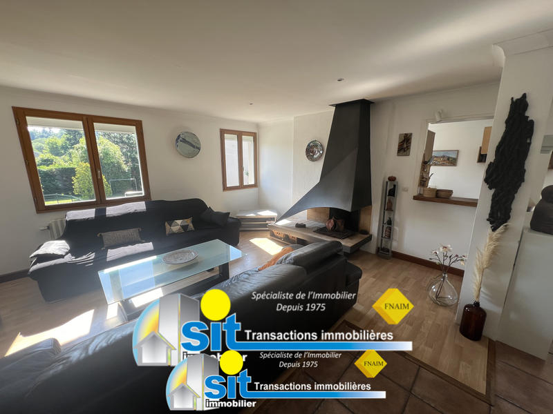 Maison - 270 m² - 9 pièces