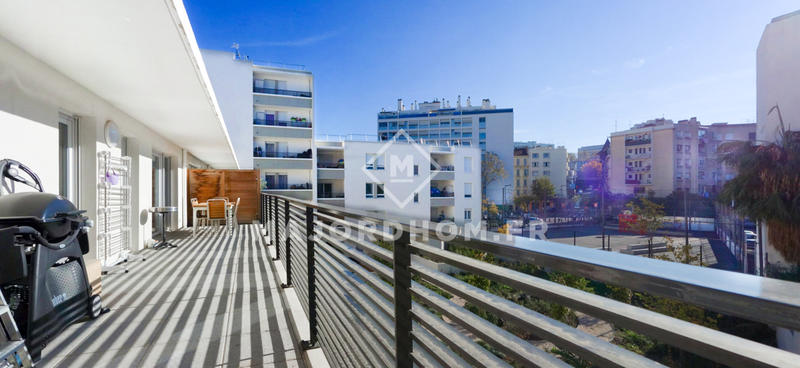 Appartement - 93 m² - 4 pièces