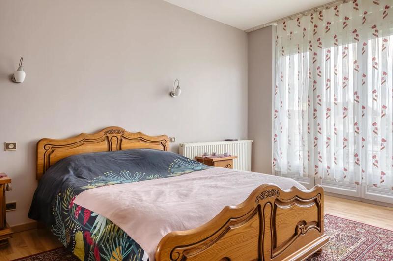 Maison - 225 m² - 6 pièces