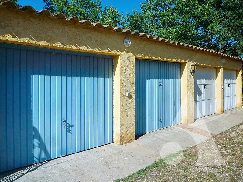 Maison - 256 m² - 11 pièces