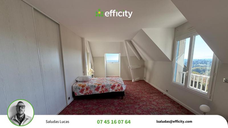 Maison - 490 m² - 6 pièces