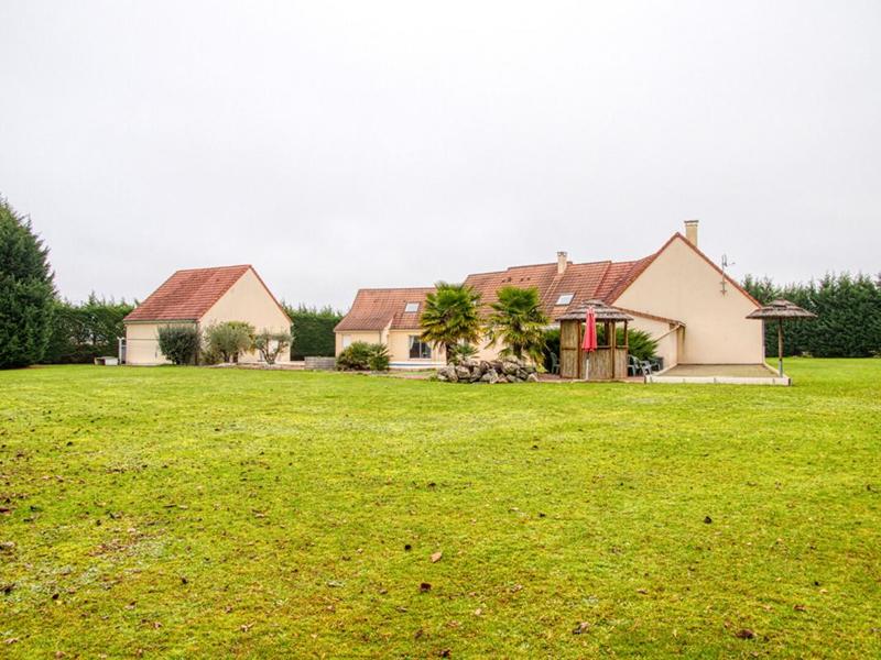 Maison - 287 m² - 10 pièces