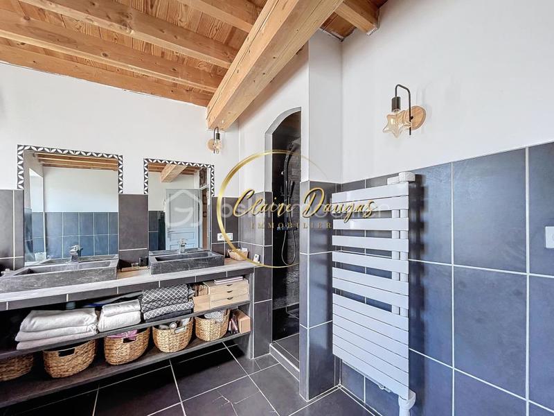 Maison en pierre - 250 m² - 6 pièces