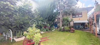 Pavillon - 230 m² - 8 pièces