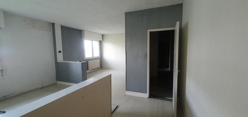 Local d'activité / Entrepôt - 334 m² - 12 pièces