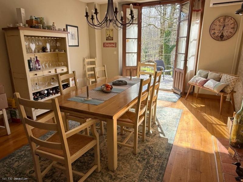 Propriété - 172 m² - 7 pièces