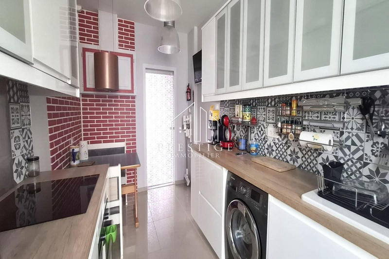 Appartement - 77 m² - 3 pièces