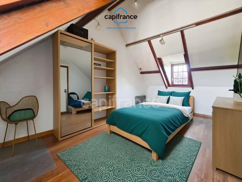 Maison - 220 m² - 8 pièces