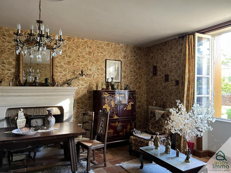 Propriété - 242 m² - 8 pièces