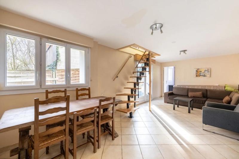 Maison - 187 m² - 8 pièces