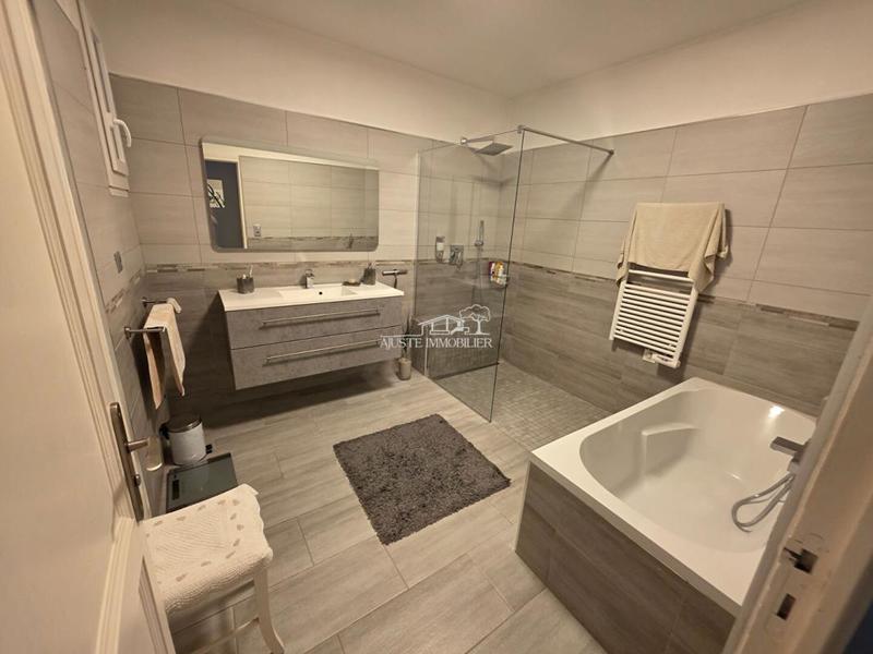 Maison - 125 m² - 5 pièces