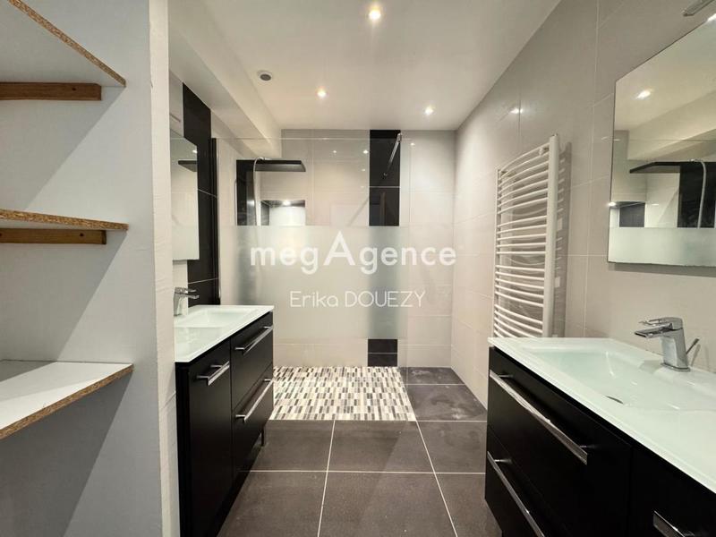 Maison - 166 m² - 8 pièces