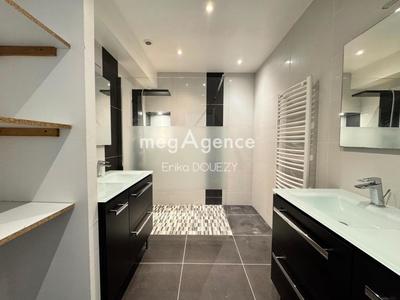 Maison - 166 m² - 8 pièces