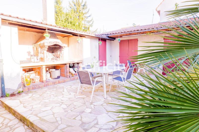 Maison - 205 m² - 7 pièces