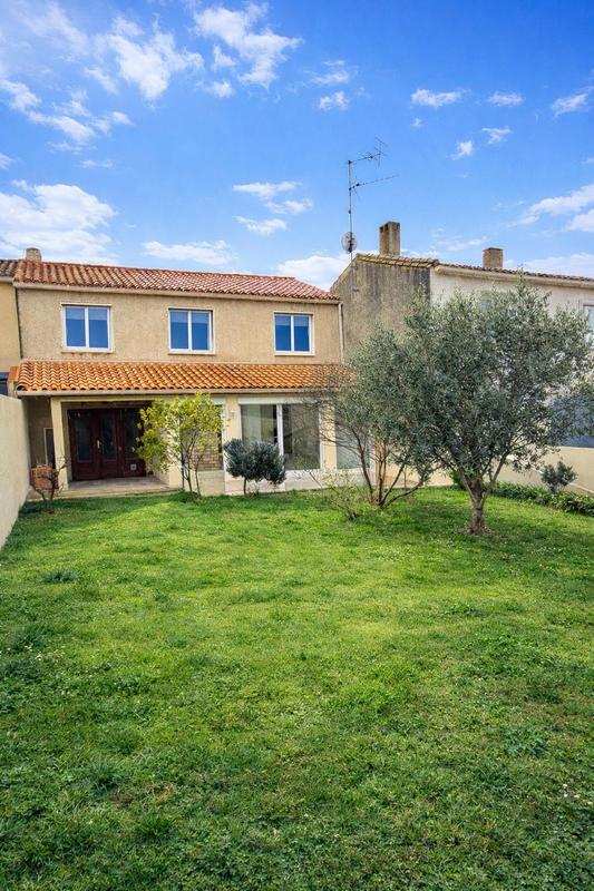 Maison - 121 m² - 7 pièces