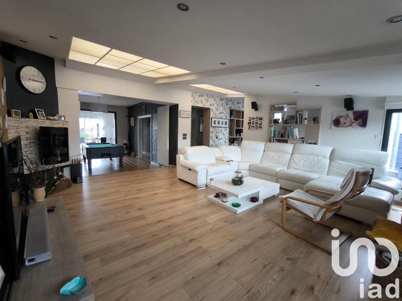 Maison - 215 m² - 8 pièces