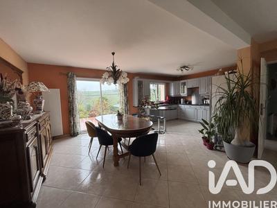 Maison - 180 m² - 8 pièces