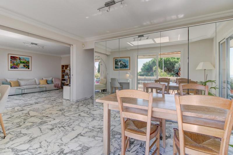 Appartement - 100 m² - 4 pièces